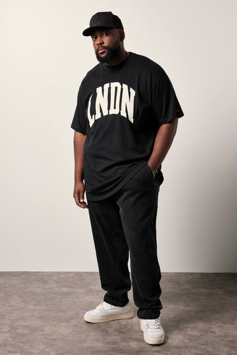 STHUGE T-shirt, kortærmet, oversize, brystprint, op til str. 8XL