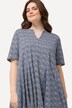 Long t-shirt à plis godet. Col tunisien et manches courtes
