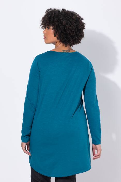 Long shirt in comfortable fit and crew neck with long sleeves