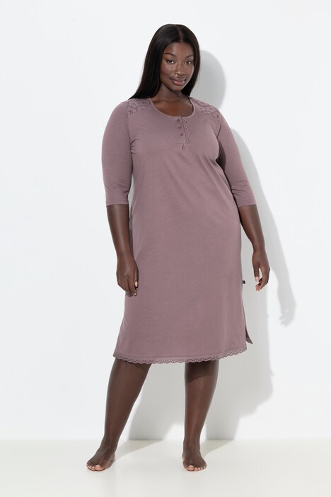 Chemise de nuit à col rond et manches 3/4, broderie ajourée et pli décoratif