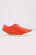 Zapatilla deportiva de piel, patrón calado, plantilla intercambiable, ancho H