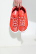 Zapatilla deportiva de piel, patrón calado, plantilla intercambiable, ancho H
