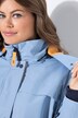 Parka técnica, capucha, cuello alzado, cremallera