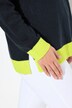 Pull bords-côtes fluo. Col V et manches longues