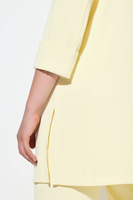 Blazer col à revers. Fermeture 1 bouton et manches 3/4