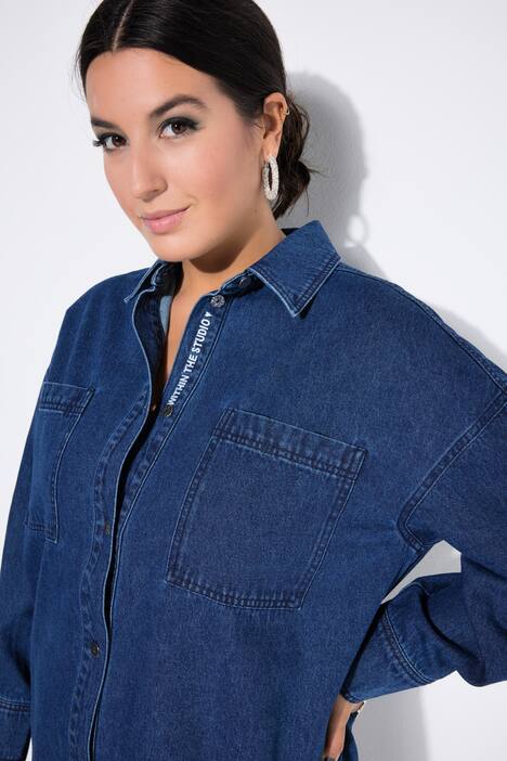 Denimskjorte, oversized, broderi på knappestolpen