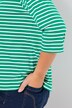 T-shirt rayé. Manches 3/4 et col rond. Coupe Classic