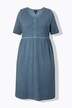Robe en jersey à poches. Décolleté V et manches courtes. Coupe évasée