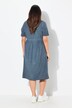 Robe en jersey à poches. Décolleté V et manches courtes. Coupe évasée