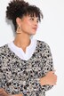 Maglione 2-in-1 dal taglio svasato con maglia fine a fiori e inserto a blusa