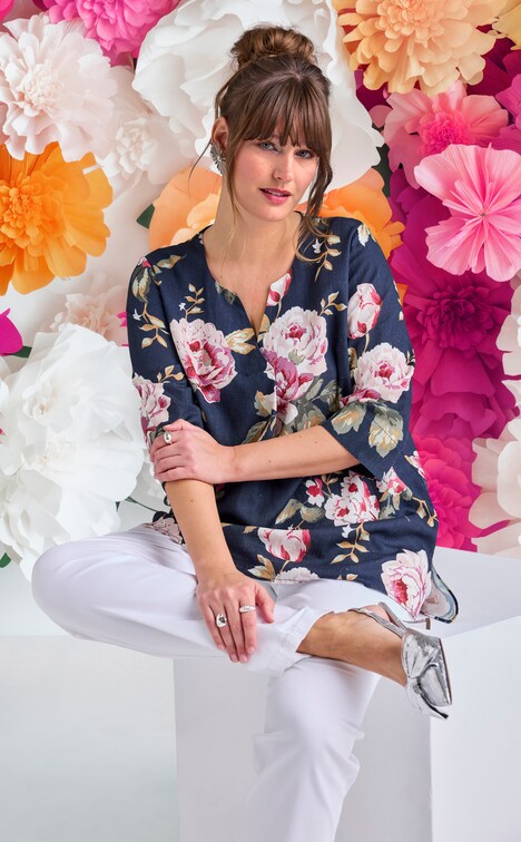 Blouse van een linnenmix, A-lijn, tuniekhals, 3/4-mouwen