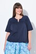 T-shirt, manches courtes et col V. Base élastique. Plis fantaisie
