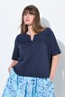 T-shirt, manches courtes et col V. Base élastique. Plis fantaisie