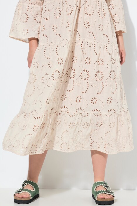 Vestido midi, forma en A, bordado inglés, volantes