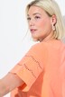 T-shirt, opengewerkt borduursel, A-lijn, V-hals, vleugelmouw