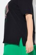 T-shirt oversize. Cœur motif léopard. Col V et manches courtes. Coupe Classic