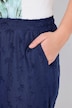 Shorts modello Mary in spugna con palme, taglio della gamba ampio e cintura elastica