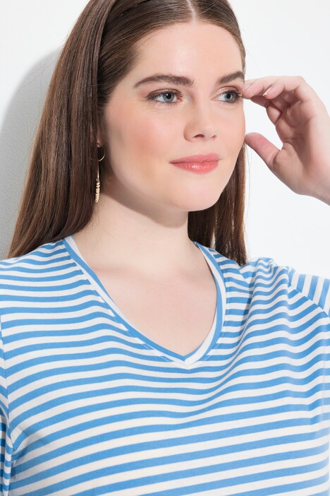 T-shirt in cotone biologico a righe con scollo a V e mezze maniche