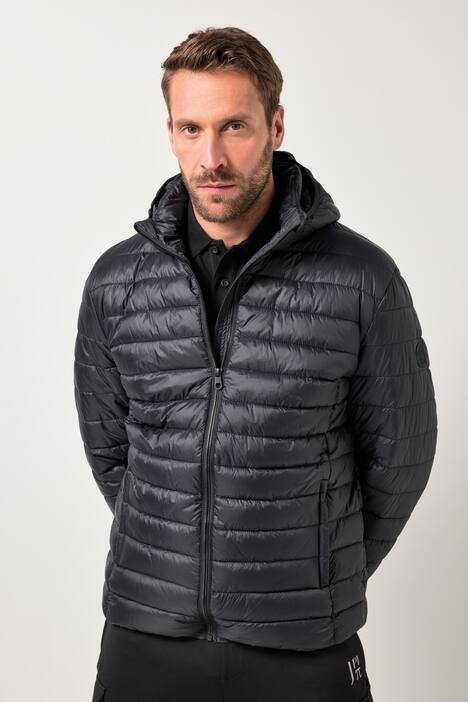 Chaqueta ligeramente acolchada JAY-PI, talle bajo, capucha, hasta 7 XL