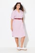 Robe oversize en lin mélangé. Rayures. Col chemise et manches courtes