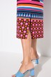 Robe en jersey à imprimé graphique. Décolleté V et manches courtes