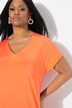 T-shirt oversize en tissu fluide. Décolleté V et manches courtes