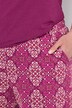 Pyjama 2 pièces (pantalon + T-shirt), motif losanges, décolleté en V et manches courtes