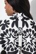 Bluse i sateng, blomstret design, spiss nederkant, 3/4 ermer