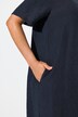 Robe en lyocell mélangé. Manches courtes. Col chemise et patte de boutonnage