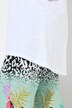 Camiseta, forma en A, letras LAUGH brillantes