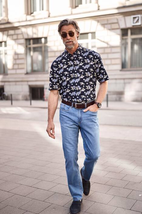short sleeve shirt