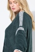 Pull oversize, coutures fantaisie