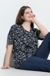 T-shirt en coton bio, décolleté en V et manches courtes, coupe évasée