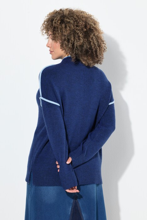 Pull oversize, bordures contrastantes, col montant et manches longues