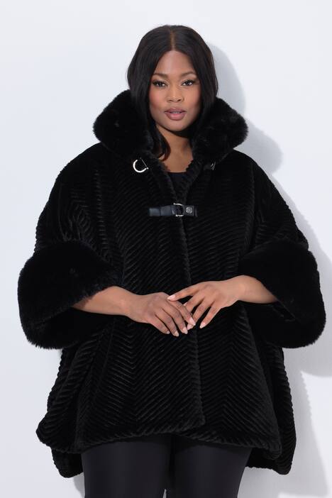 Poncho van imitatiebont, oversized, opstaande kraag, sierknopen