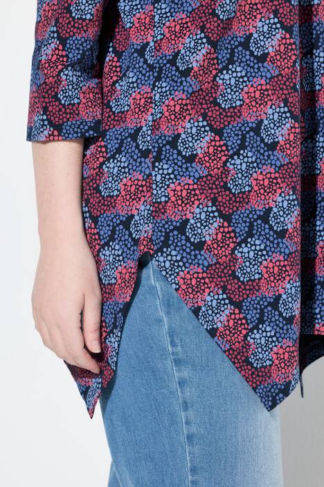 T-shirt en coton bio, décolleté en V et manches 3/4, base se terminant en pointes