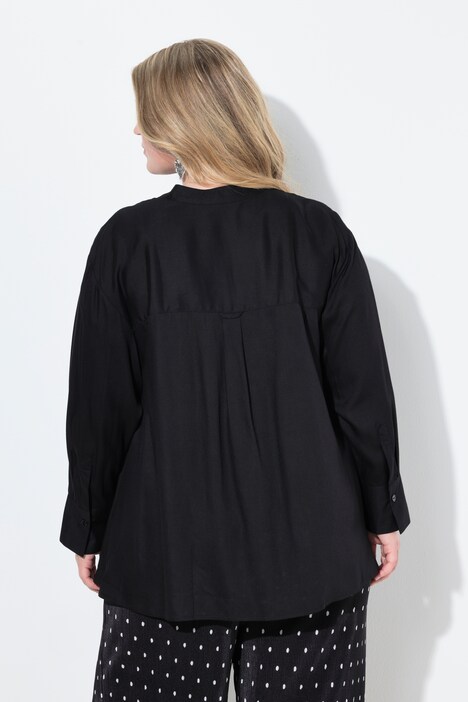 Bluse, pyntefolder på skuldrene, lange ærmer