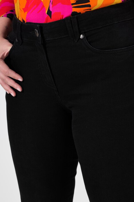 Jean coupe Slim Fit, nœud fantaisie et petits strass scintillants au bas de chaque jambe