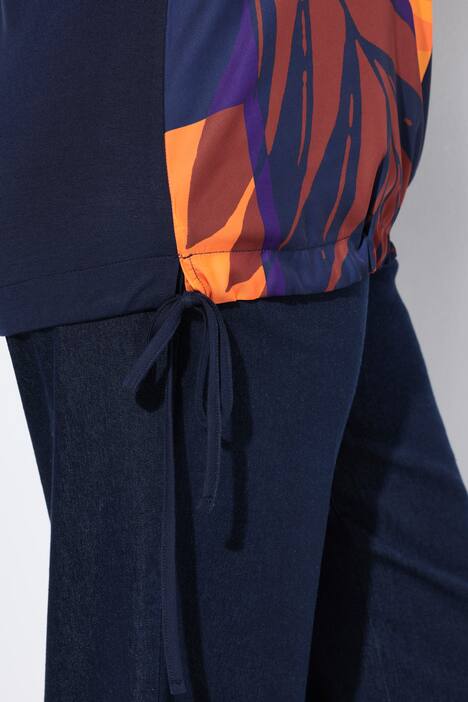 Maglia dal taglio oversize con foglie, scollo a tunica e maniche a 3/4
