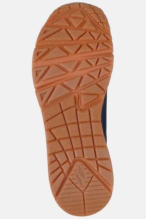 Gym shoes