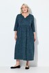 Robe en jersey à coupe évasée. Col tunisien et manches 3/4. Poches
