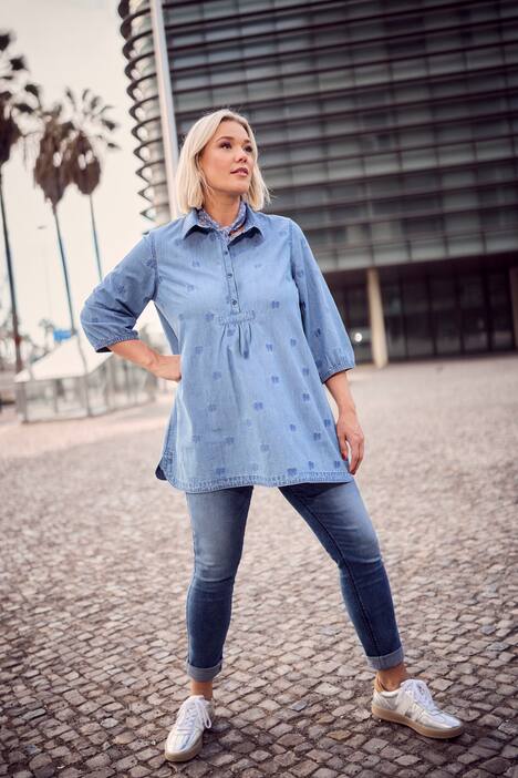 Blusa, bordado con lazo, cuello camisero, manga 3/4