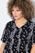 Maglia dal taglio svasato con lettere, scollo a V e mezze maniche