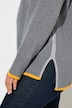 Pull en maille. Col roulé et manches longues