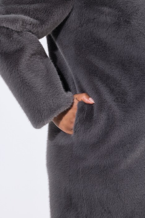 Manteau court imitation fourrure, col montant et boutons-pression, coupe évasée