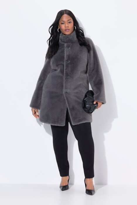 Manteau court imitation fourrure, col montant et boutons-pression, coupe évasée