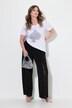 Pantalon droit et large. Empiècement en dentelle