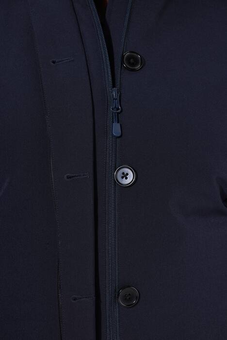 Veste technique à capuche, modèle imperméable, poches zippées