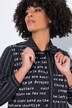 Lang-skjortebluse, oversized, skriftmønster