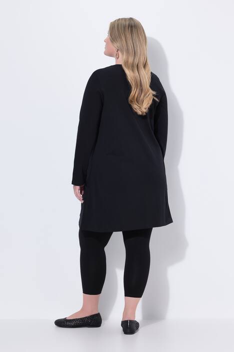 Maglia dal taglio lungo e svasato con tasche, scollo a V e maniche lunghe
